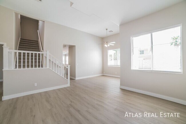 Foto del edificio - 16271 W Madison St