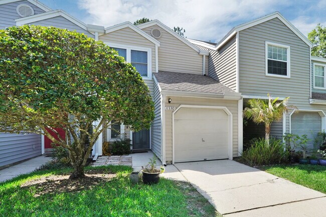 Foto del edificio - 11330 Lake Mandarin Cir E