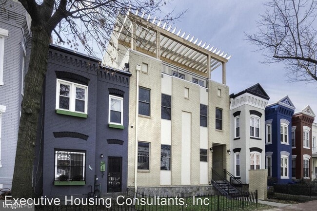 Building Photo - 3 br, 2.5 bath House - 220 P St, NW  #5