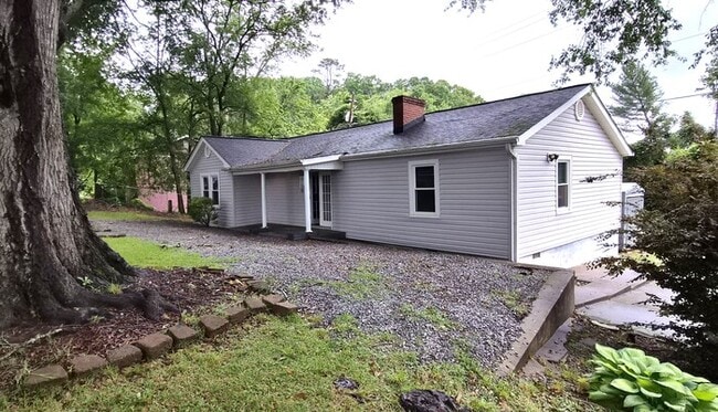 For Rent: Three Bedroom House in Easley SC! - For Rent: Three Bedroom House in Easley SC!