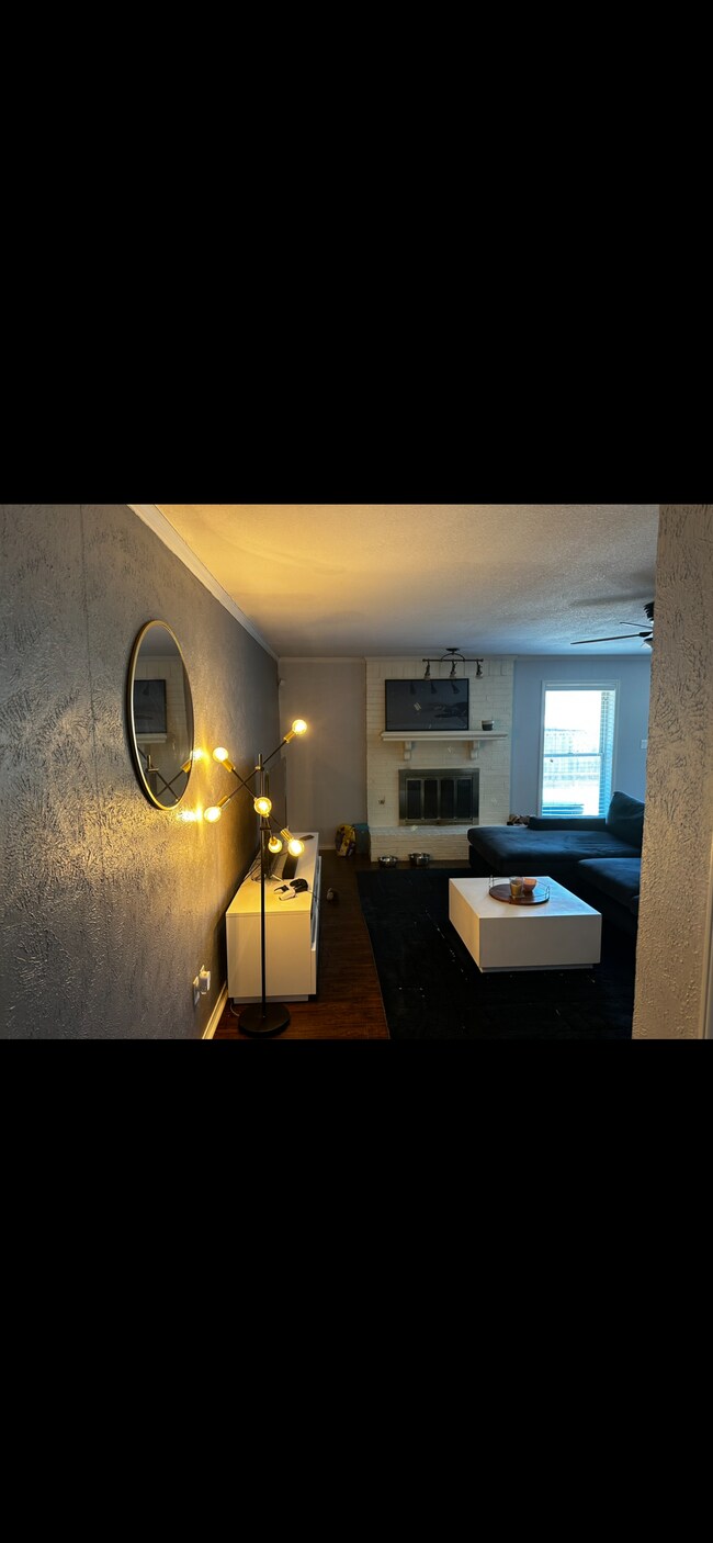 Foto del edificio - 1920 Maxwell Dr