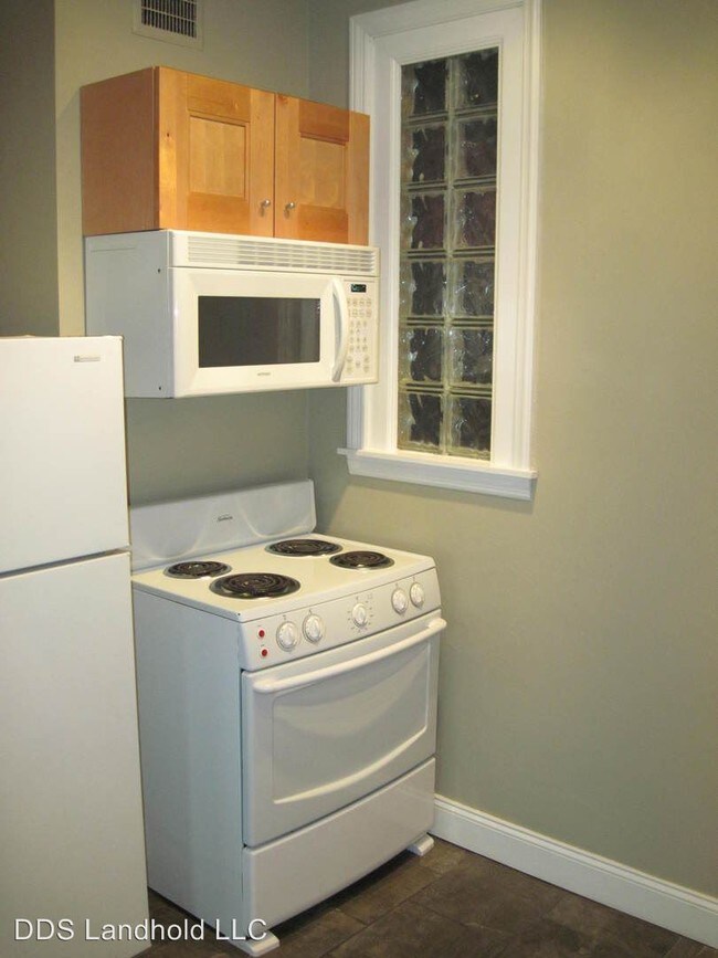 Foto del edificio - 135 E High St