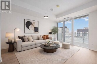 Building Photo - 425 Front St E