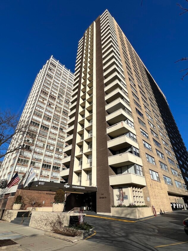 Primary Photo - 6157 N Sheridan Rd