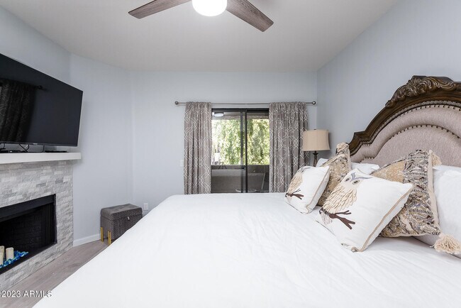 Foto del edificio - 15095 N Thompson Peak Pkwy