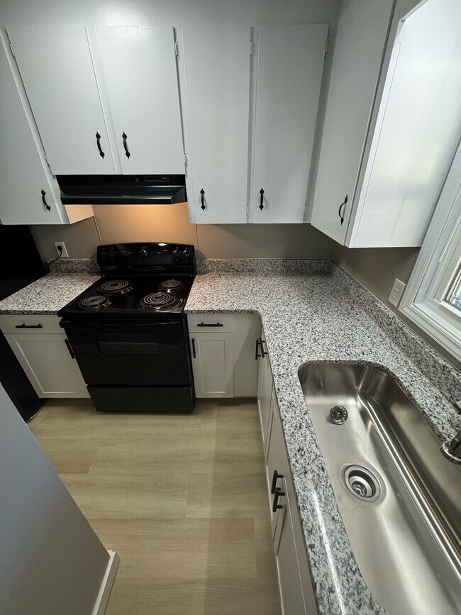 Foto del edificio - 123 Aqua Ct