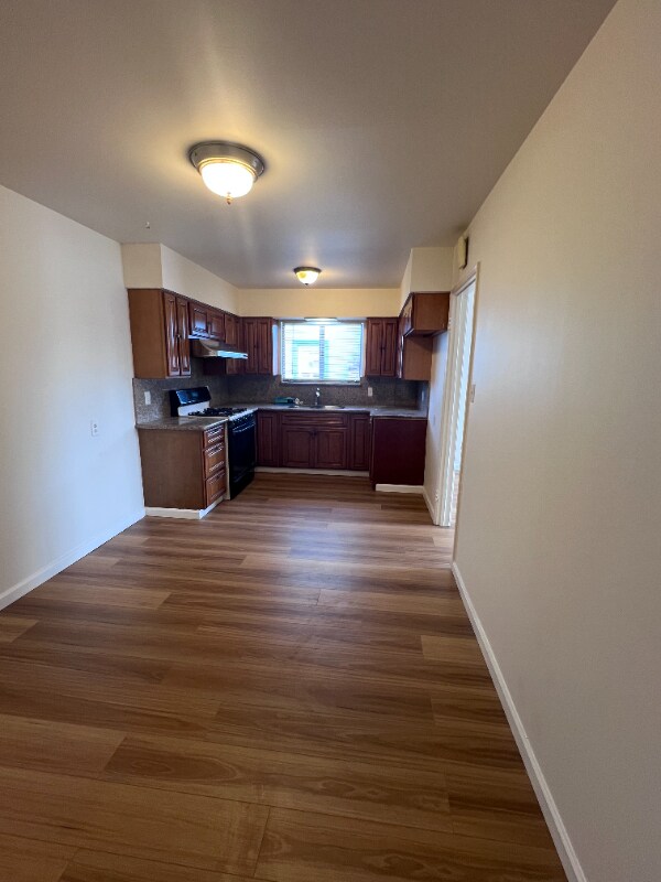 Building Photo - 400 Belleview Dr