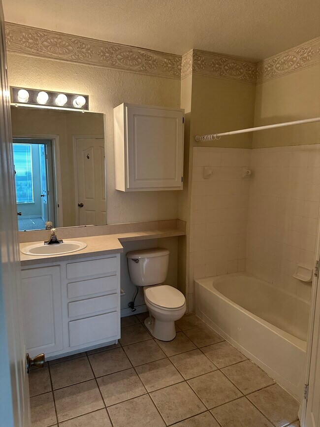 Foto del edificio - 5703 Legacy Crescent Pl