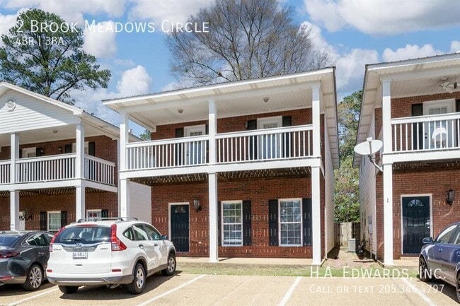 Building Photo - 2 Brook Meadows Cir