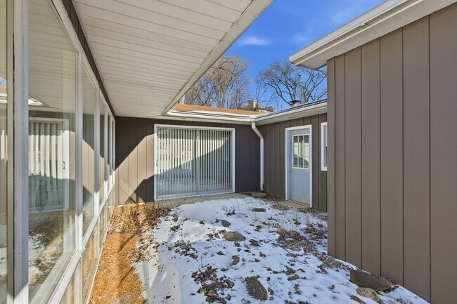 Foto del edificio - 5611 S Quincy St