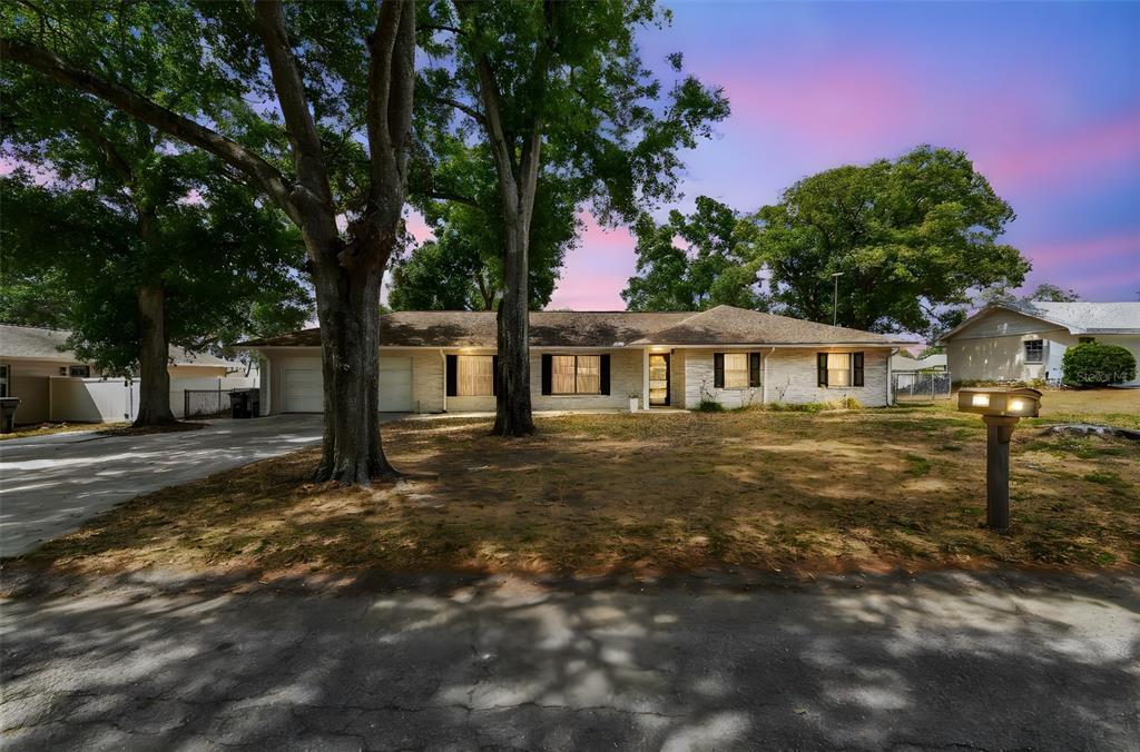 Primary Photo - 1102 Shadowbrook Dr N