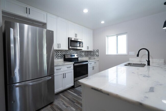 Building Photo - 4105 Lumber Ln
