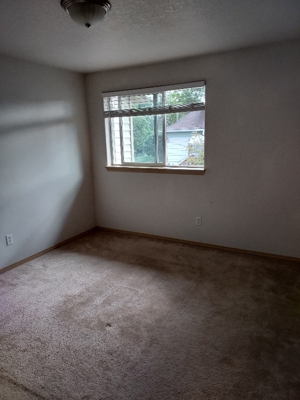 Building Photo - 426 Wynooski St