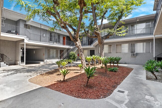 Patio - Baldwin Hills Apartments