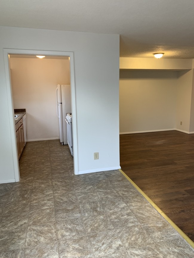 Building Photo - 12014 Stilwell Pl NE