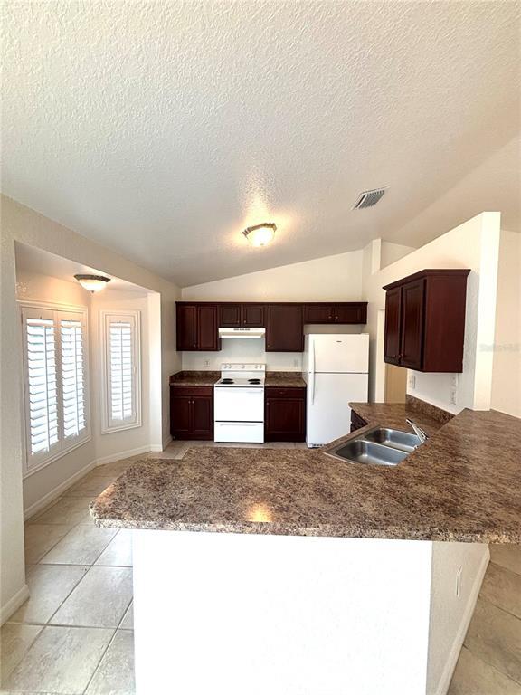 Foto del edificio - 3841 NE 28th Terrace