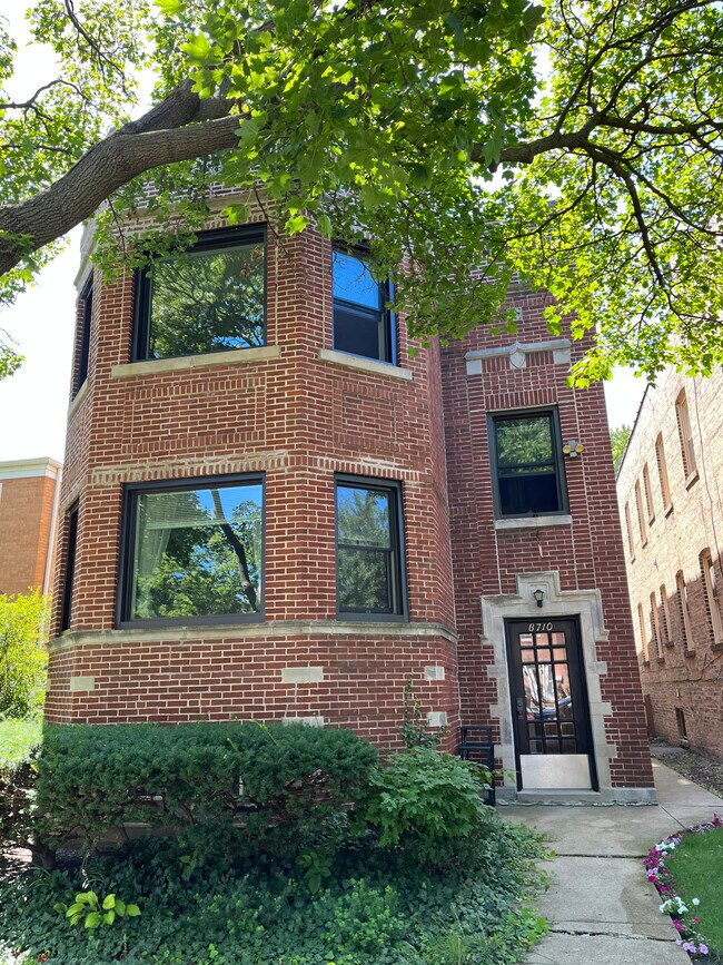 Building Photo - 8710 Saint Louis Ave