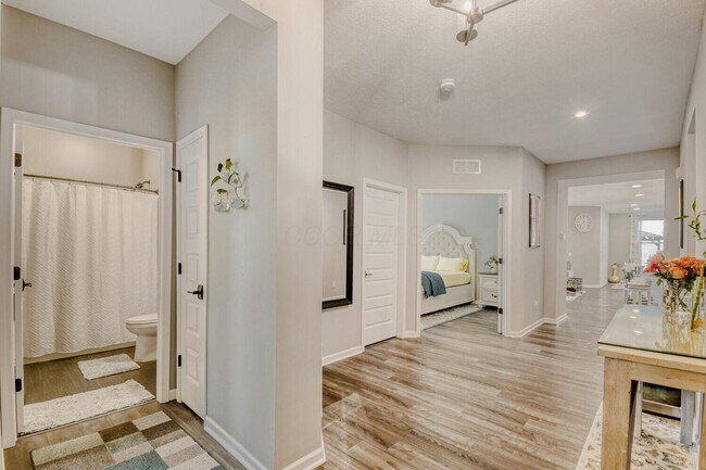 Foto del edificio - 1585 Nettle Ct
