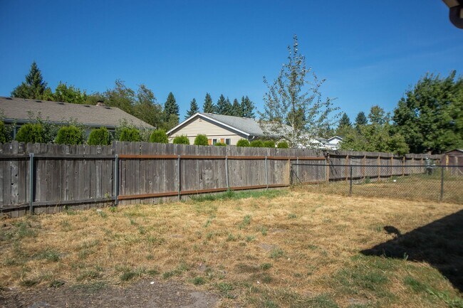 Building Photo - Riverside 408-410