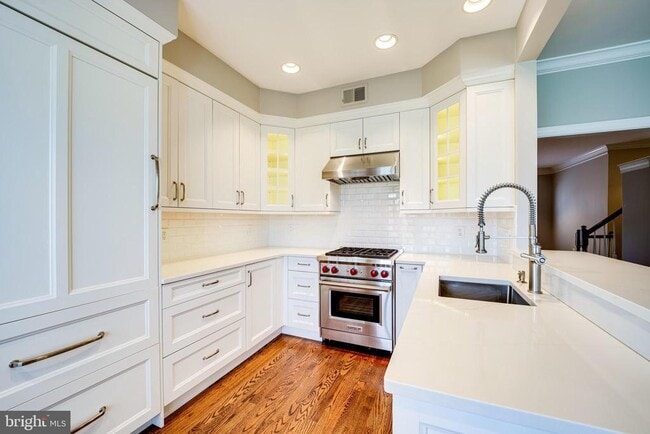 Building Photo - 819 Rivergate Pl