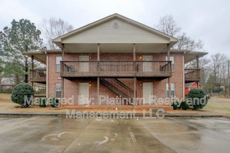 Primary Photo - 1640-B Golf Club Ln