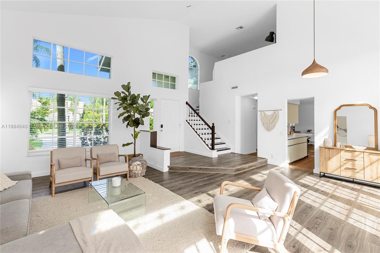 Foto principal - 1060 Capistrano