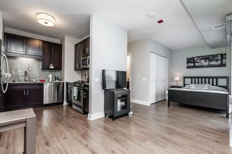 Foto principal - 415 N Clark St