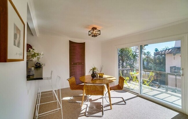 Foto del edificio - 1127 E Del Mar Blvd