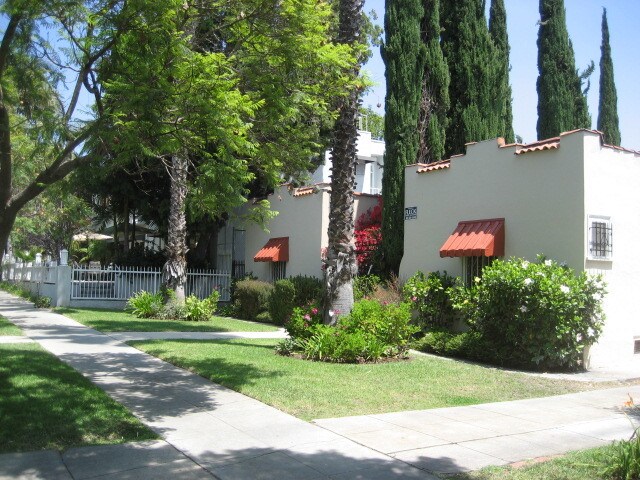 Building Photo - 948 N Martel Ave