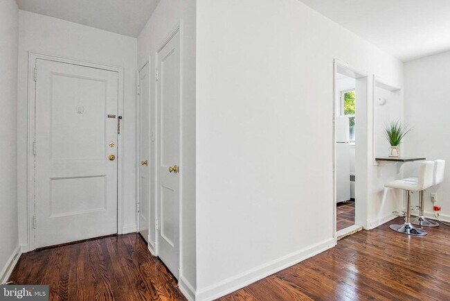 Building Photo - 4029 Benton St NW