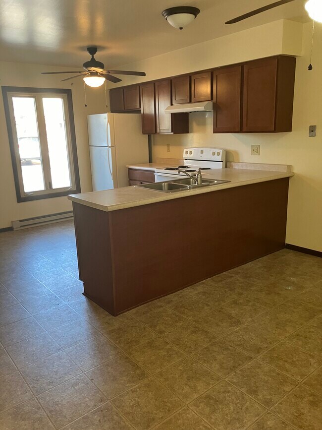 Building Photo - 160 S Tomagene Dr