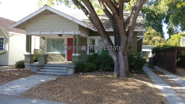 Building Photo - 952 33rd St