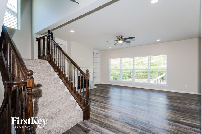 Foto del edificio - 476 Timber Valley Trail