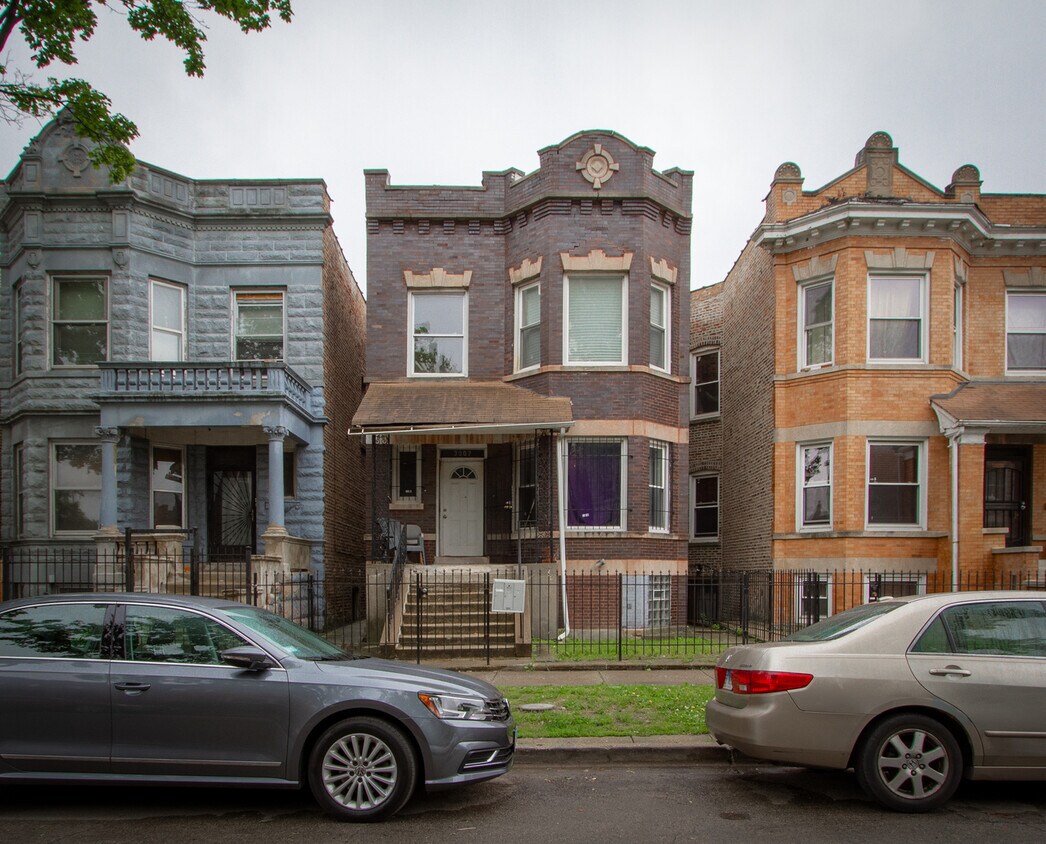 Primary Photo - 3907 W Monroe St