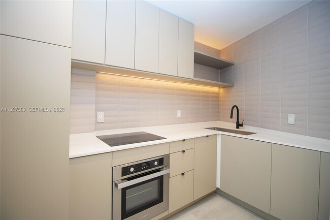 Foto del edificio - 2899 Collins Ave