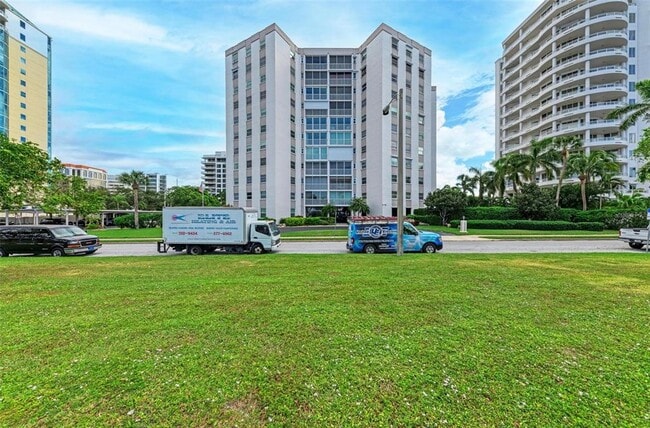Building Photo - 435 S Gulfstream Ave