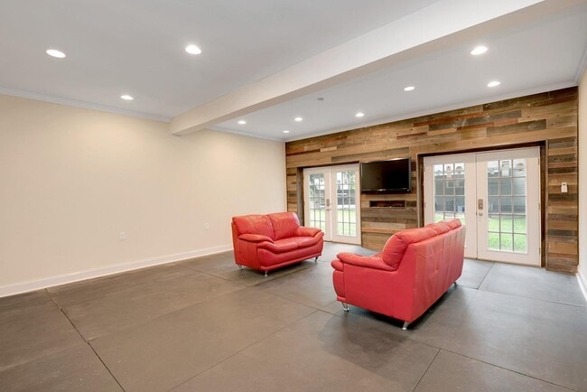 Building Photo - 2709 Brunswick Dr