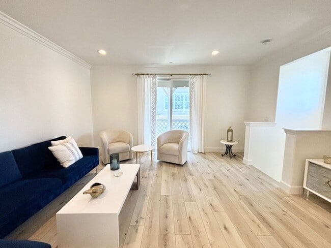 Foto del edificio - 4 Bedroom + 3.5 Bathroom Townhome | The Westerlies | Unfurnished