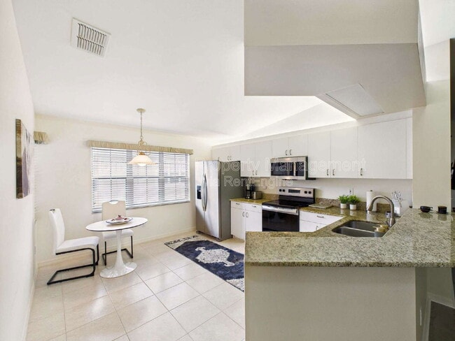 Foto del edificio - 7435 Plumbago Bridge Rd