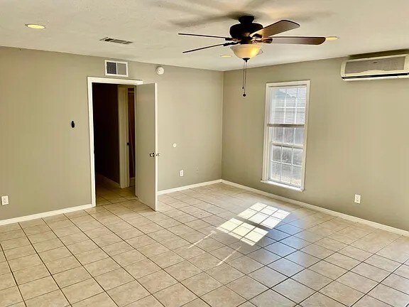 Foto del edificio - 2111 Croft Rd