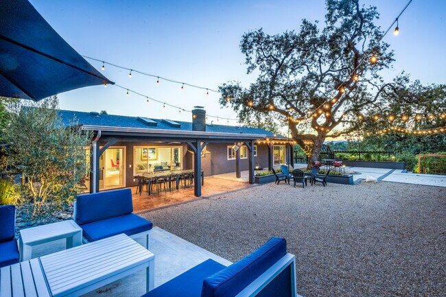Building Photo - 954 Encino Vista Dr
