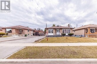 Building Photo - 44 Strathavon Dr