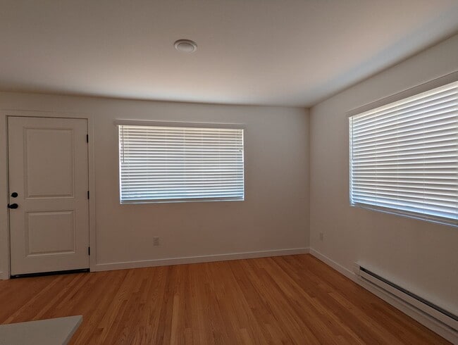 Building Photo - Stunning Remodeled Beacon Hill Home