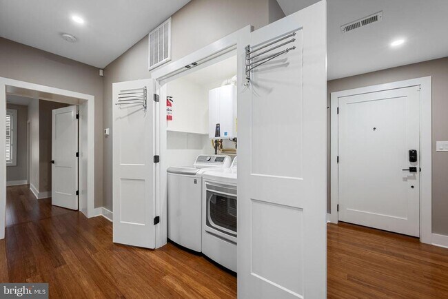 Foto del edificio - 411 N Loudoun St