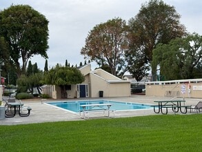 Building Photo - 4250 Solar Cir