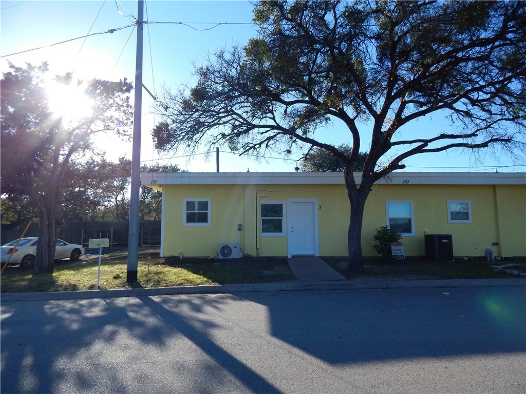 Primary Photo - 110 Oakland Dr