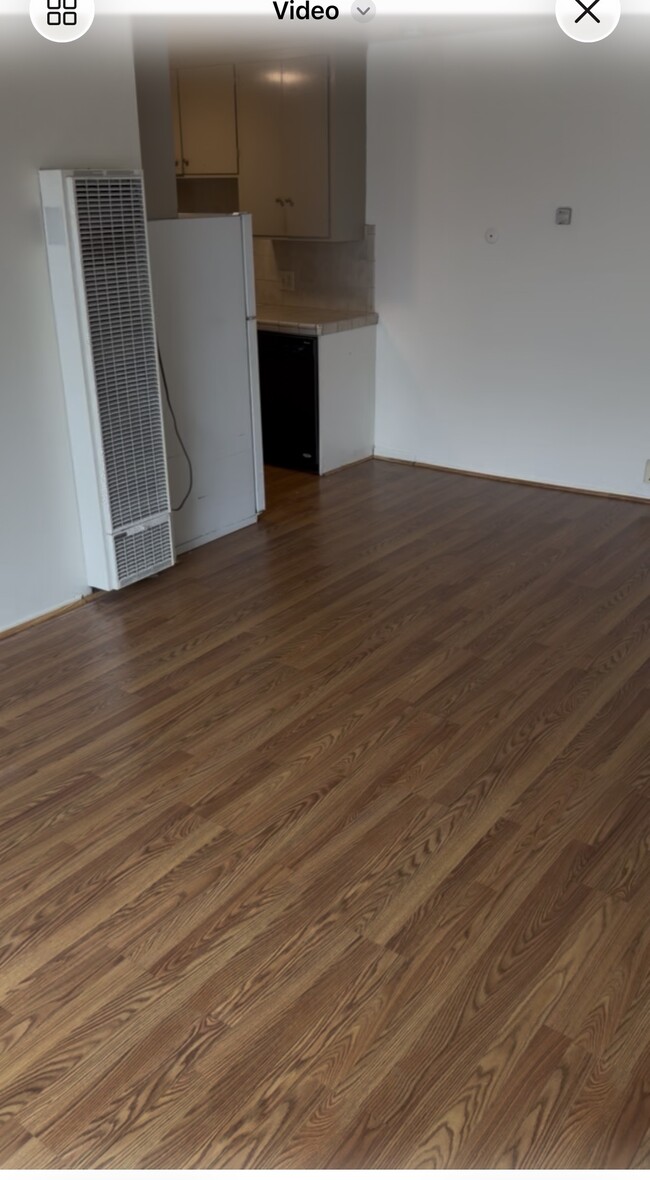 Building Photo - 1034 W Iowa Ave