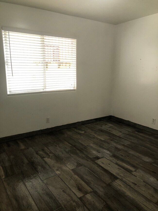 Foto del edificio - 14545 Margate St