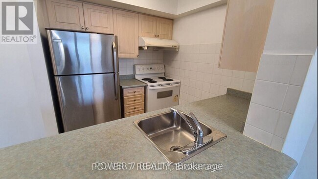 Photo du bâtiment - 153-1153 Beecroft Rd