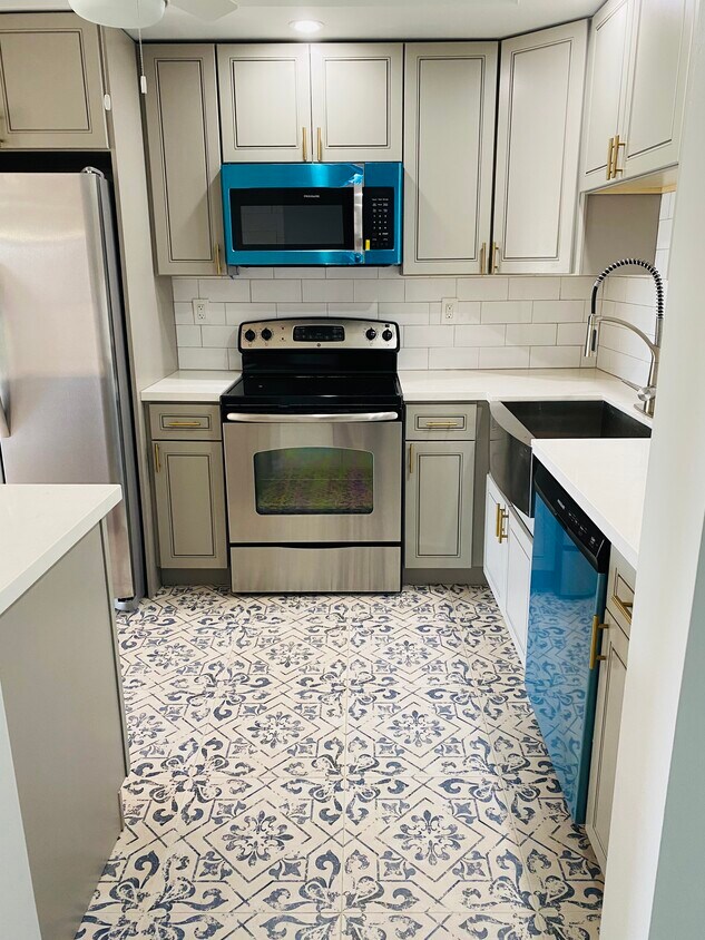 Foto principal - 9370 SW 8th St